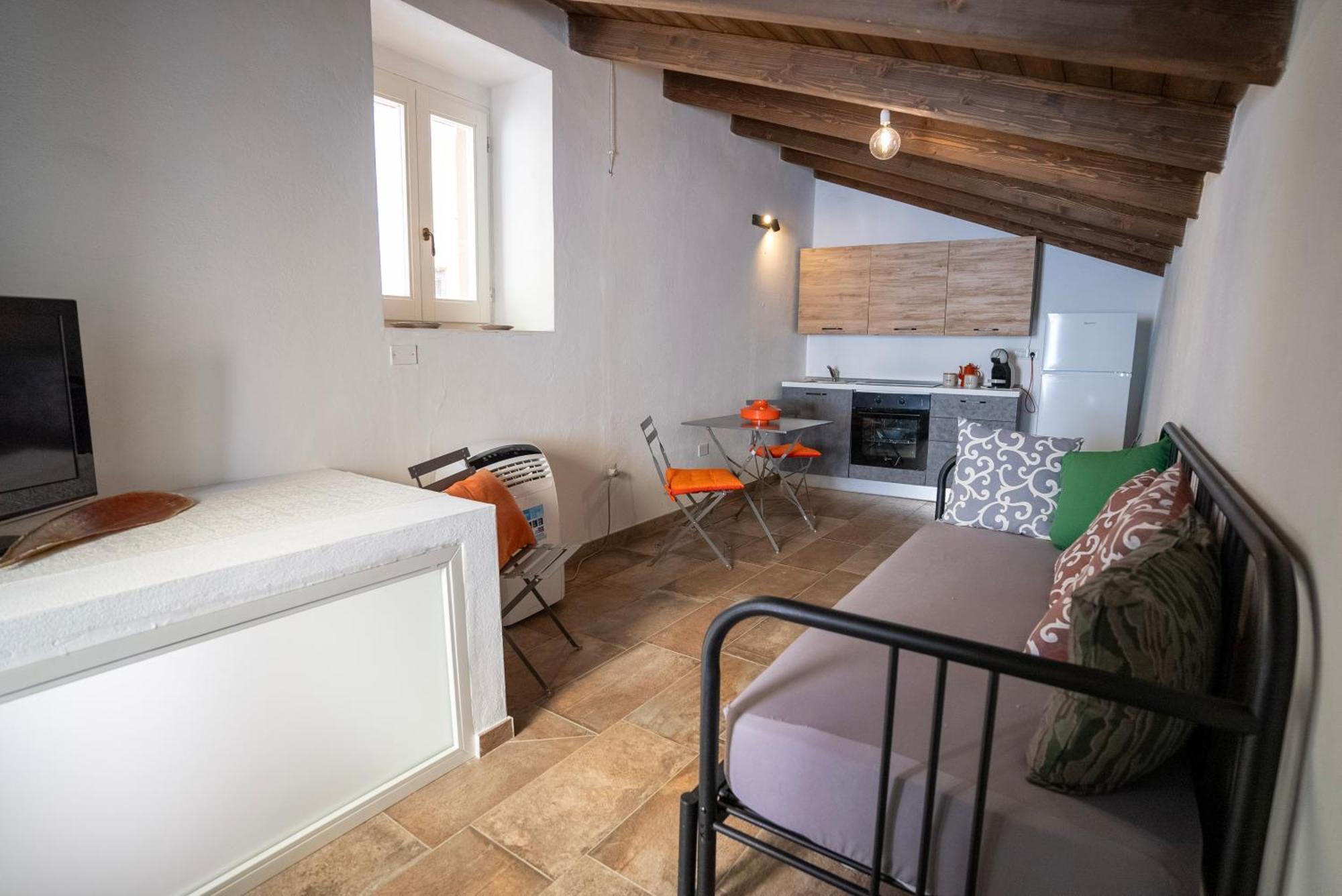 Sardinian Gallery Domus Bosa Room photo