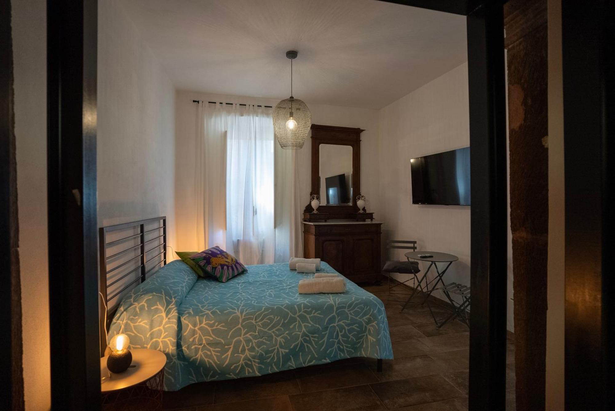 Sardinian Gallery Domus Bosa Room photo
